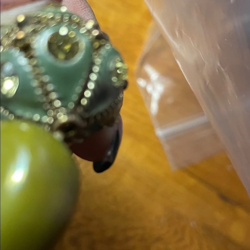 Vintage Green and Silver lucite Beaded stretch Bracelet
